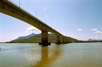 �p�N�Z�̃��R����ɉ˂��鋴